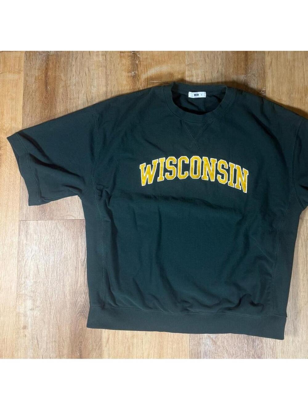 Wisconsin Badgers Women’s Short-Sleeve Crewneck Sweatshirt – Size L